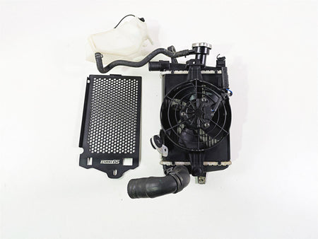 2017 BMW R1200 GS K50 Right Radiator + Reservoir Fan & Cover Set 17118546416 {{ shop.shopifyCountryName }} - Mototech271