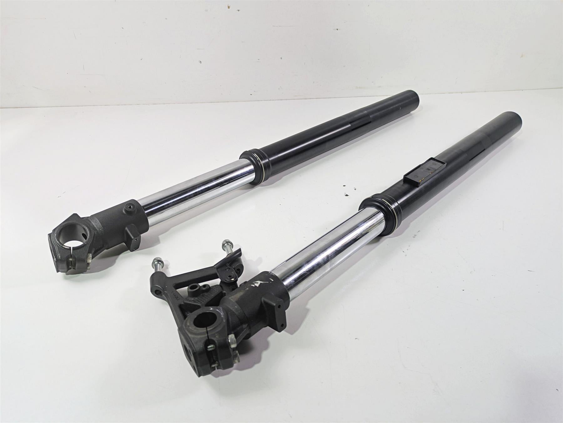 2018 Ducati Scrambler Desert Sled 800 Straight Front Fork Legs 34420951A 34520951A {{ shop.shopifyCountryName }} - Mototech271
