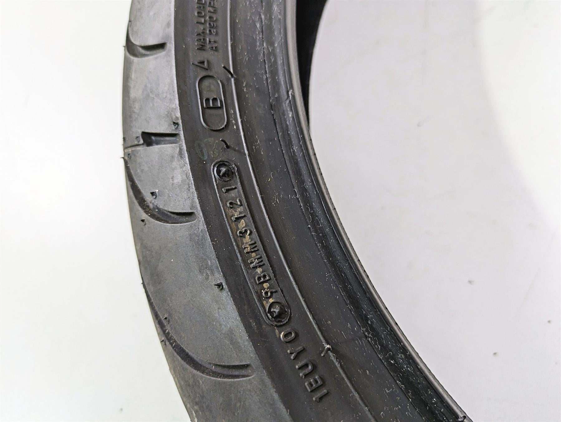 Used Front Motorcycle Tire Dunlop Sportmax Roadsmart 3 120/70R17 45227051 {{ shop.shopifyCountryName }} - Mototech271