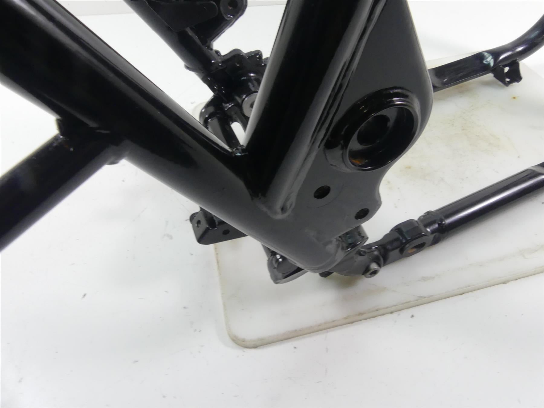 2017 Triumph Thruxton 1200 R Straight Main Frame Chassis With Pennsylvania Salvage Title T2074762 {{ shop.shopifyCountryName }} - Mototech271