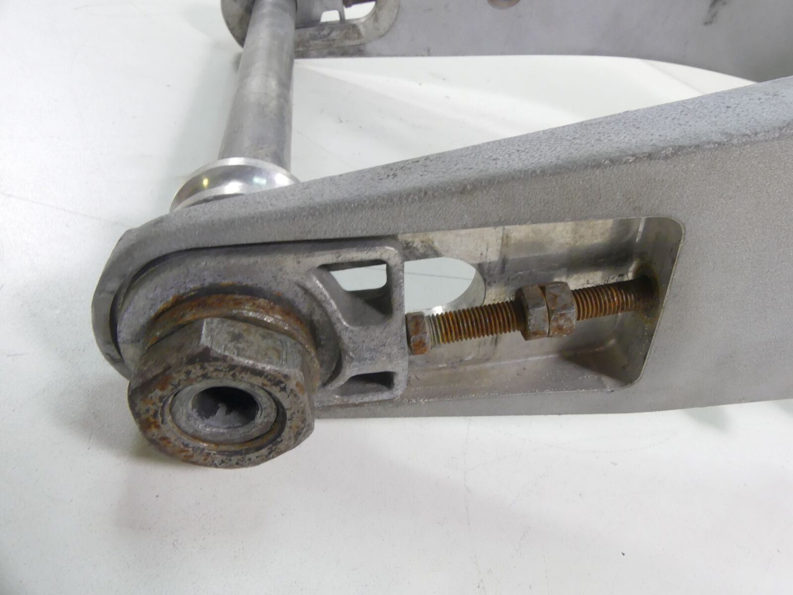 1999 Buell X1 Lightning Swingarm Rear Swing Arm Suspension + Motor Mount K0100. {{ shop.shopifyCountryName }} - Mototech271