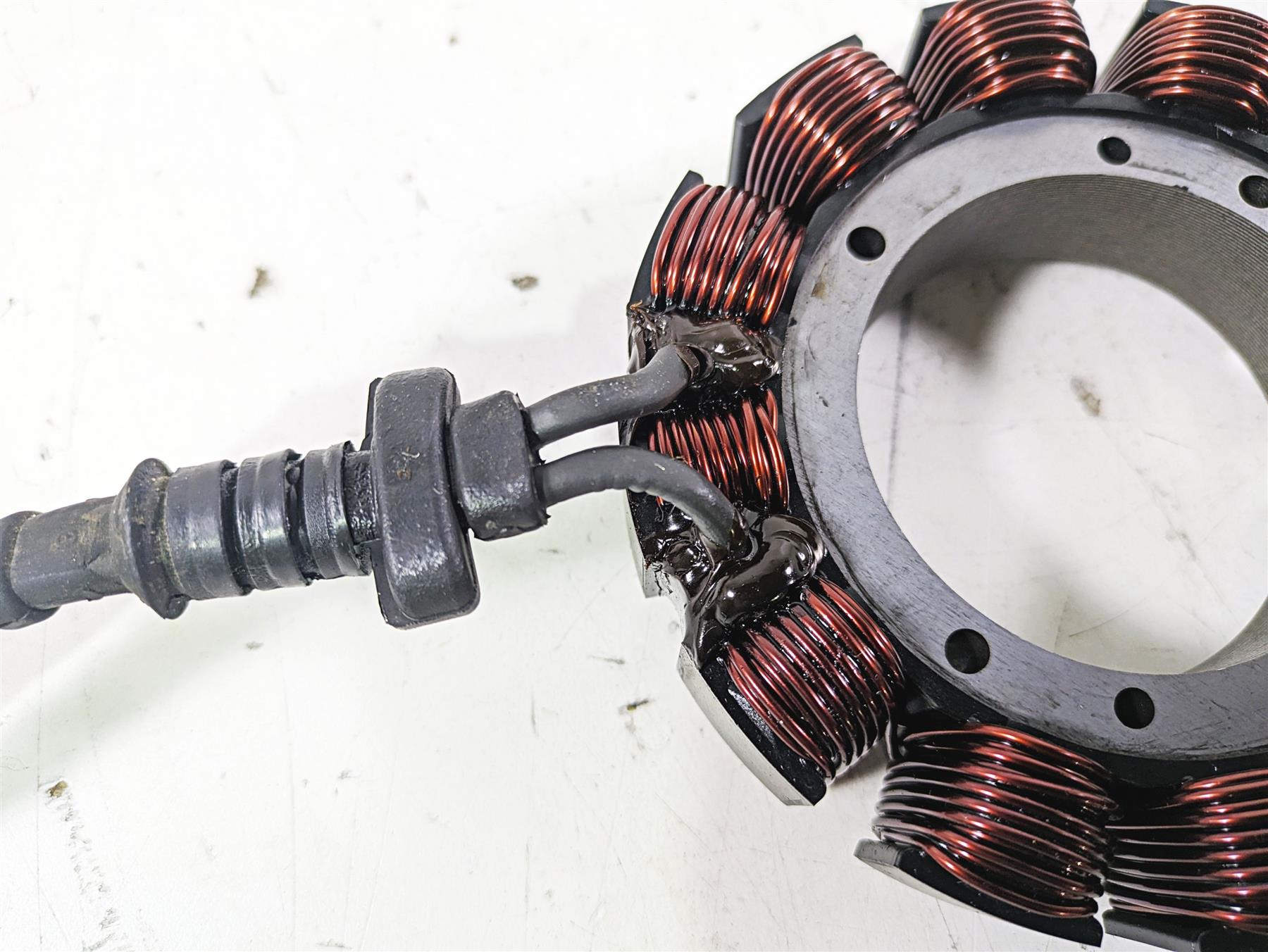 2003 Harley Touring FLHTCUI 100TH E-Glide Stator Alternator Generator 29987-02A {{ shop.shopifyCountryName }} - Mototech271