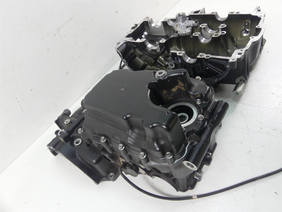 2017 Triumph Thruxton 1200 R Engine Motor Case Housing Set 4K T1162953 {{ shop.shopifyCountryName }} - Mototech271