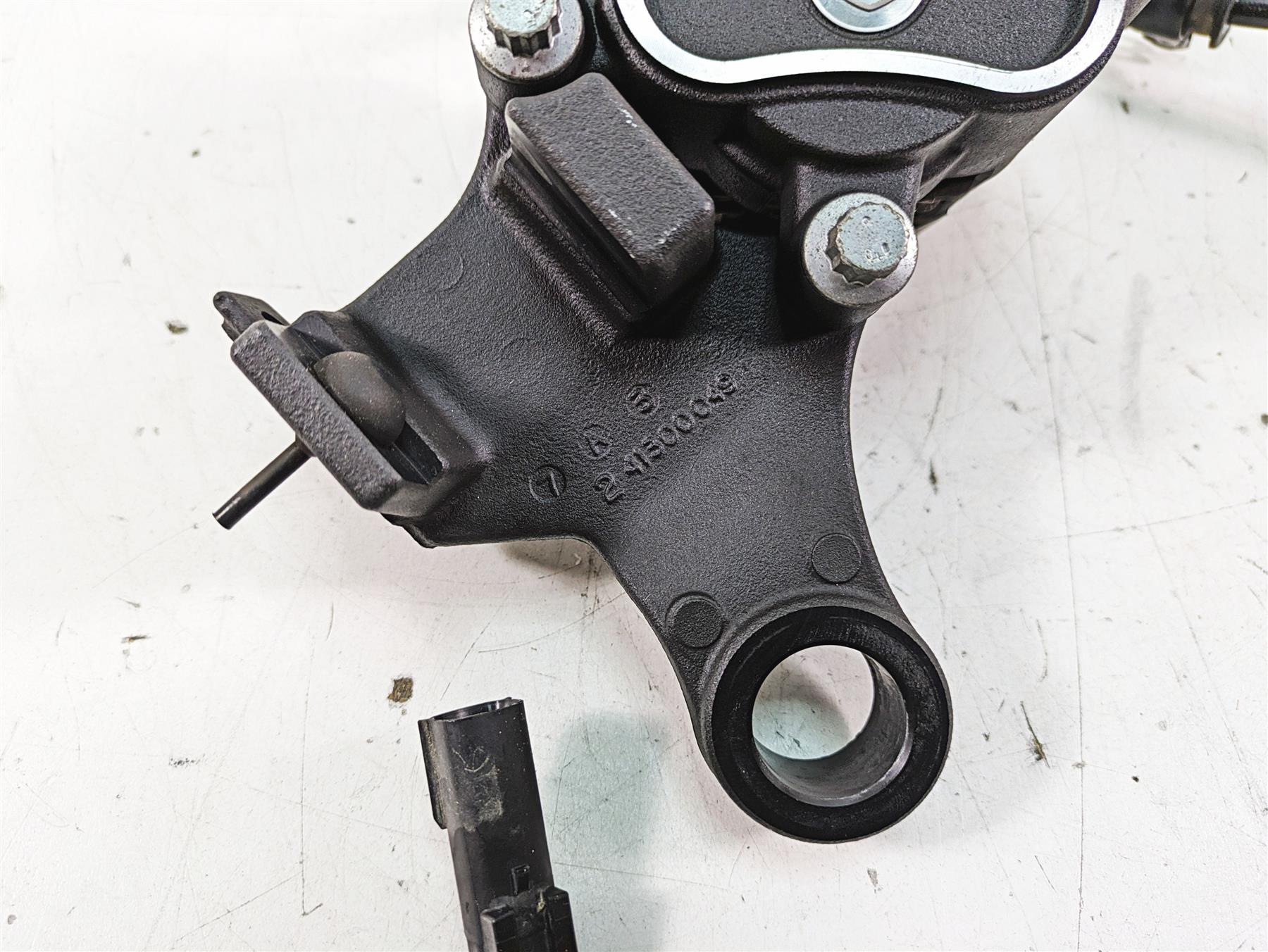 2017 Harley XL883 N Sportster Iron Rear Brake Caliper + Bracket 41300039 {{ shop.shopifyCountryName }} - Mototech271