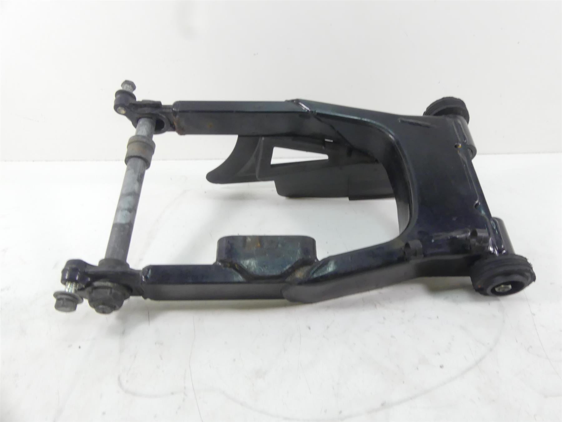 2005 Harley Touring CVO FLHTC SE Electra Glide  Swingarm With 1