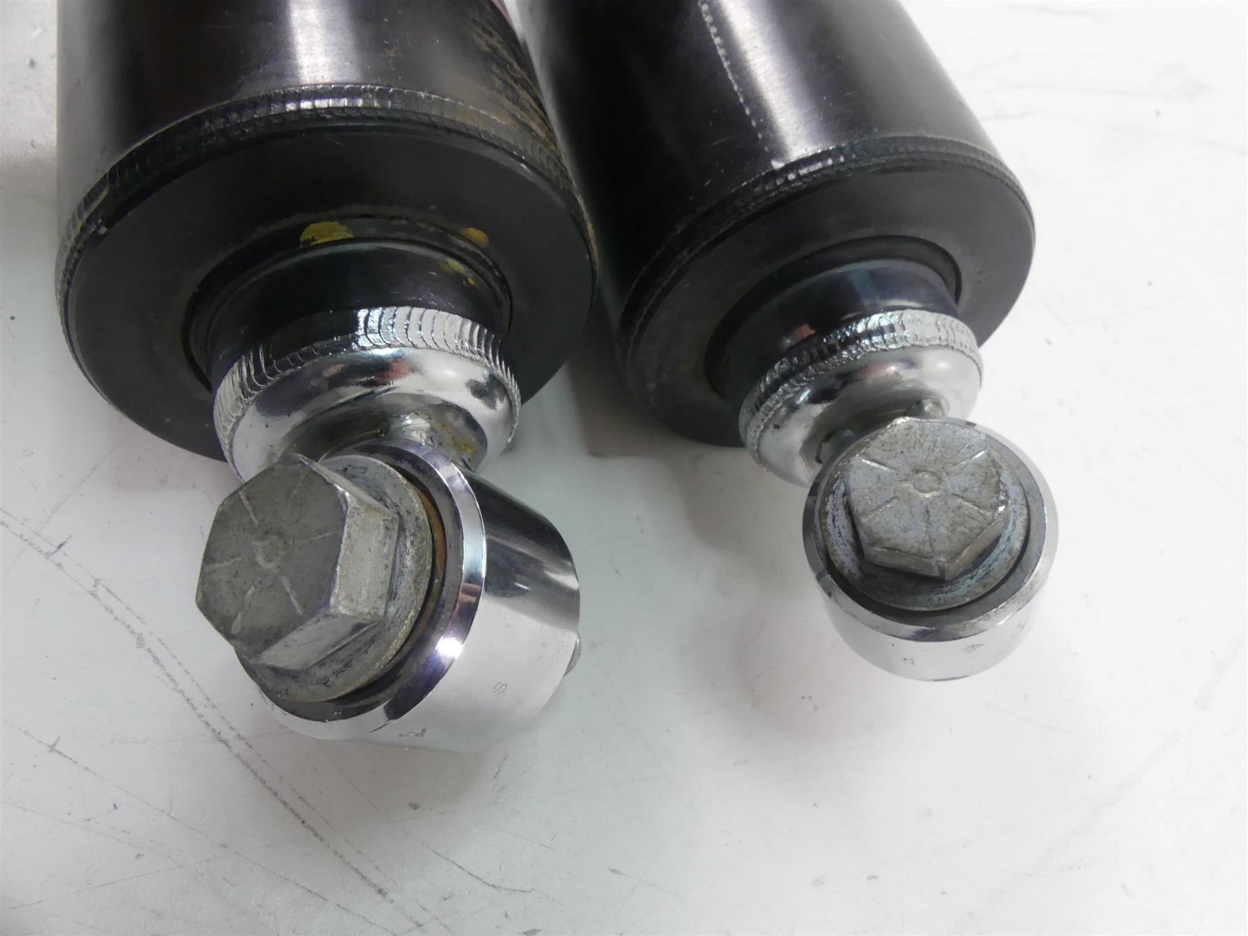 2017 Harley FXSE CVO Pro Street Breakout Rear Suspension Showa Shocks 54000045 {{ shop.shopifyCountryName }} - Mototech271