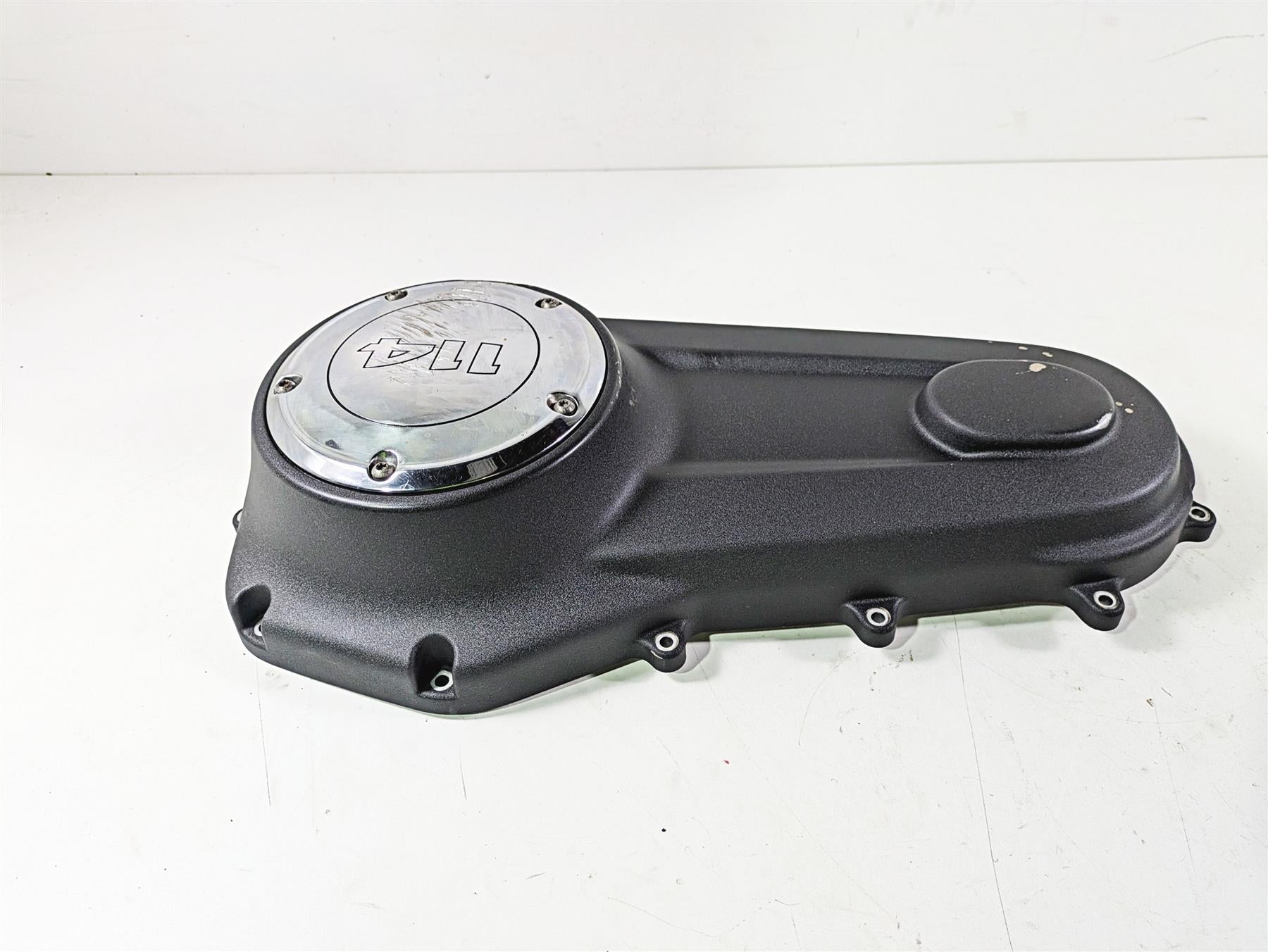 2018 Harley Softail FXFBS Fat Bob Outer Primary Drive Clutch Cover 25700559 {{ shop.shopifyCountryName }} - Mototech271