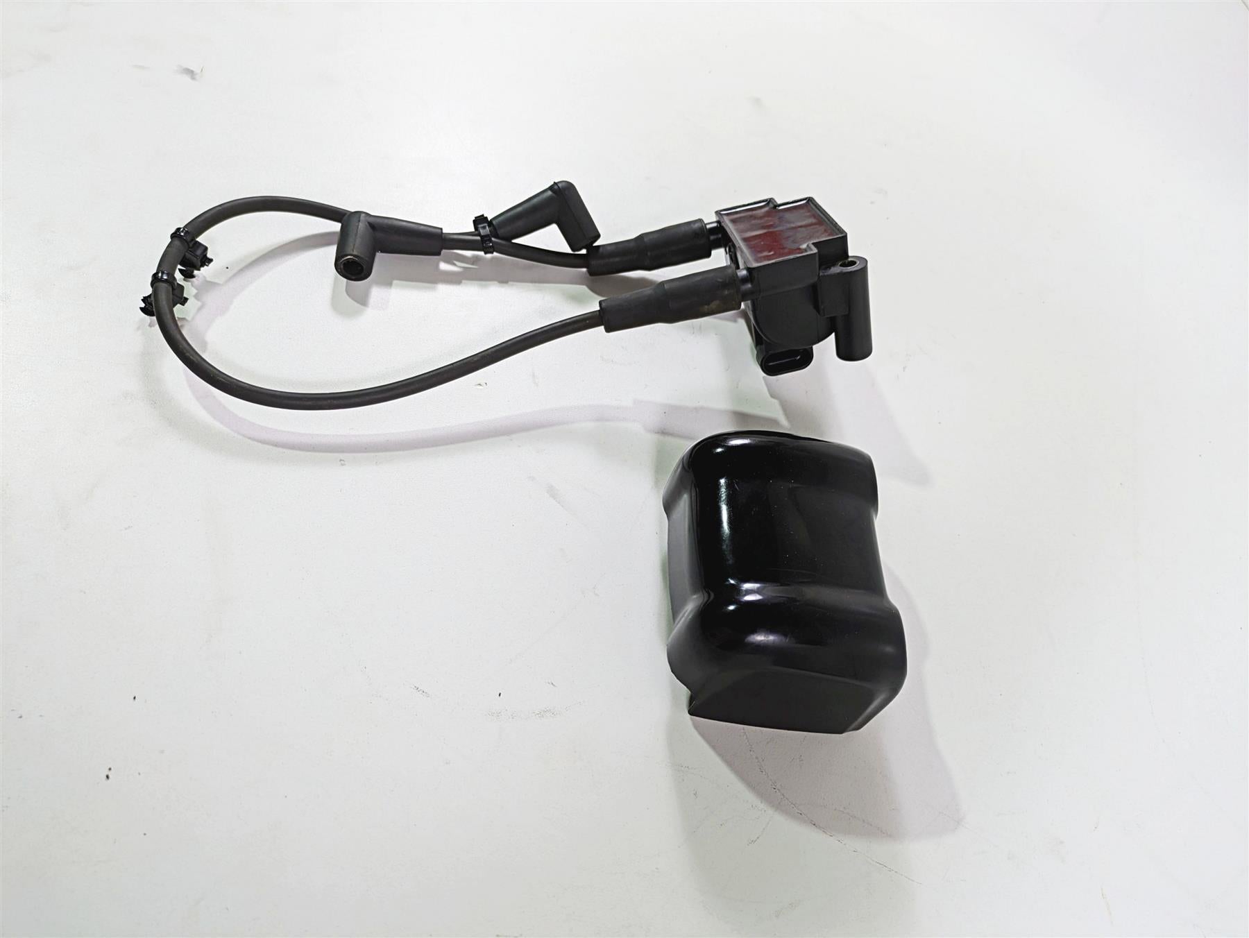 2009 Harley FLSTSB Cross Bones Ignition Coil & Gloss Black Cover 31696-07A {{ shop.shopifyCountryName }} - Mototech271