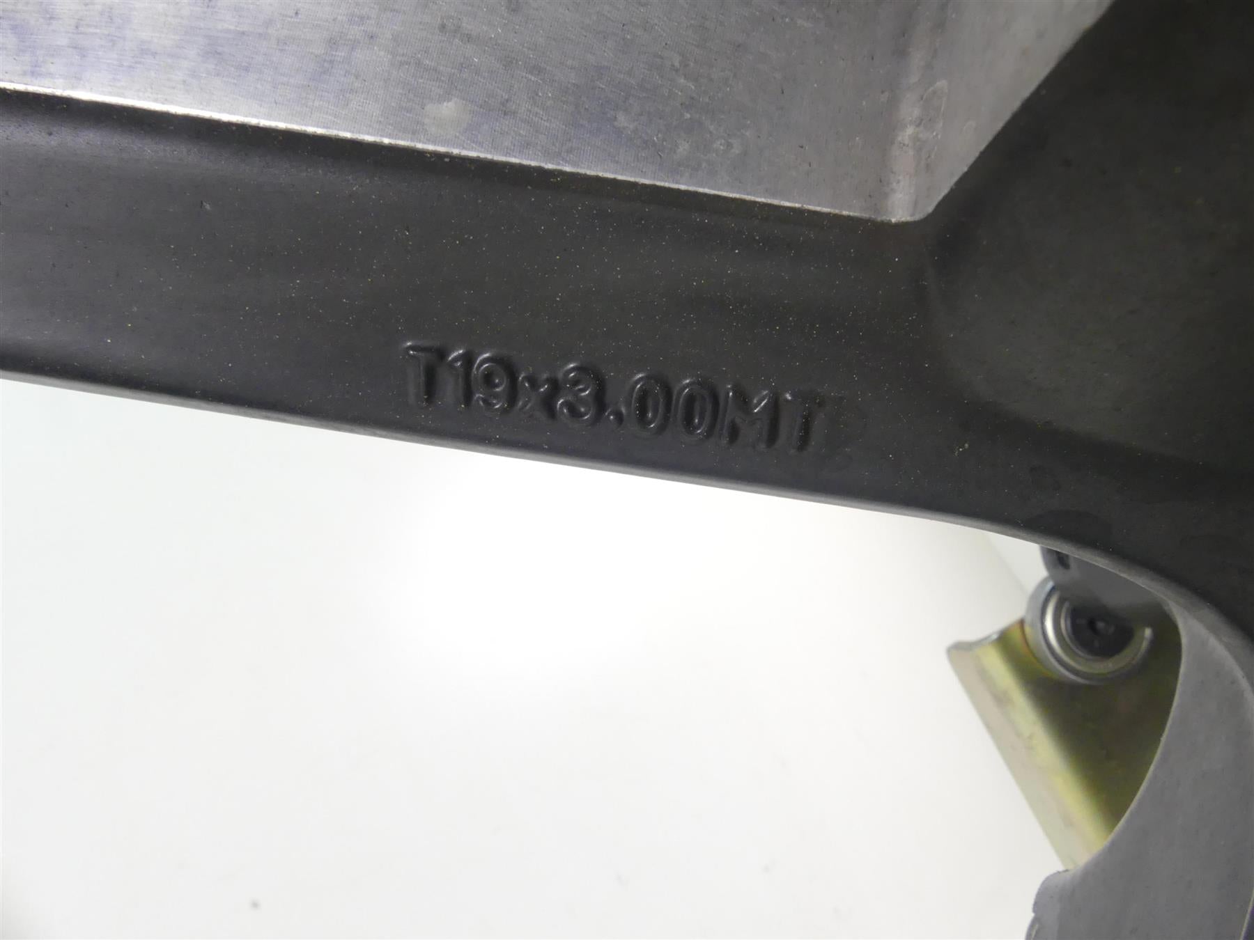 2012 Harley VRSCF Muscle Rod Straight 19x3 Front Wheel Rim 41670-09 {{ shop.shopifyCountryName }} - Mototech271