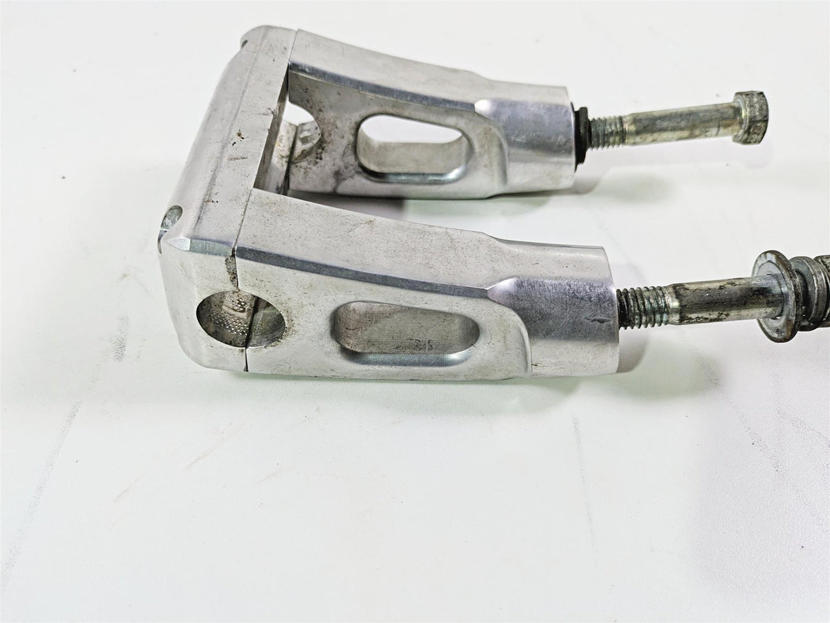 2002 Indian Spirit Deluxe Handlebar Riser Holder 39-047 39-048 {{ shop.shopifyCountryName }} - Mototech271