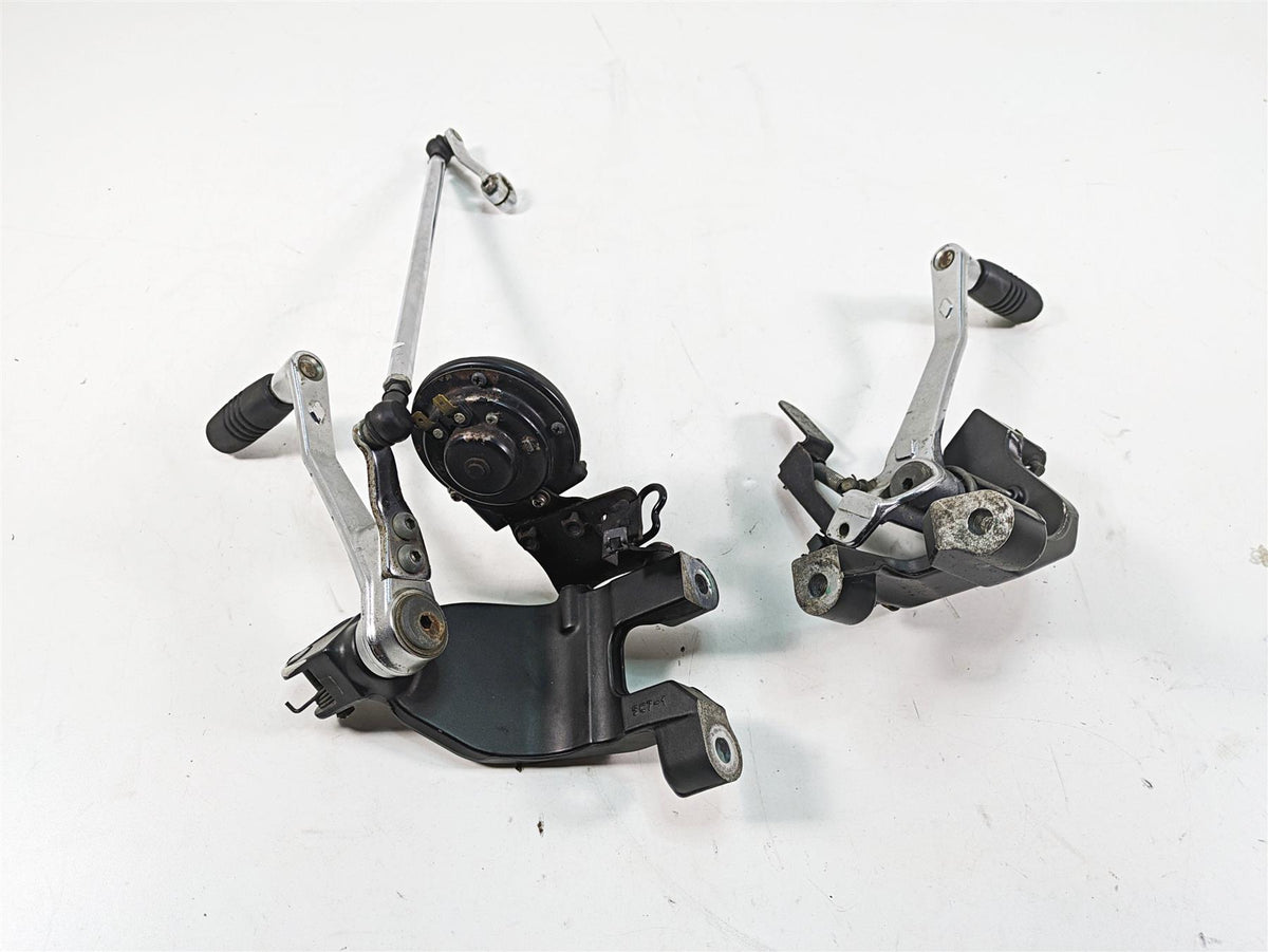 2009 Yamaha XV1900 Raider Front Left Right Footpeg Mount & Pedal Set 5C7-27420 {{ shop.shopifyCountryName }} - Mototech271