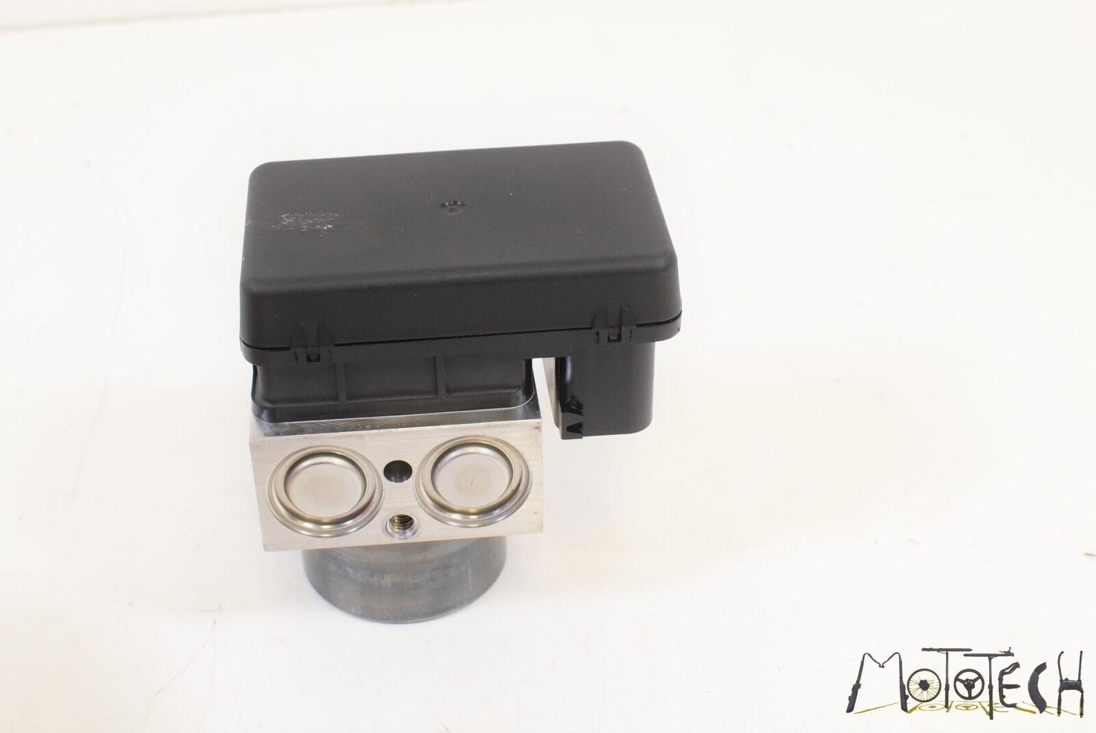 2017 Ducati Panigale 959 ABS Brake Pump Module 54240421C {{ shop.shopifyCountryName }} - Mototech271