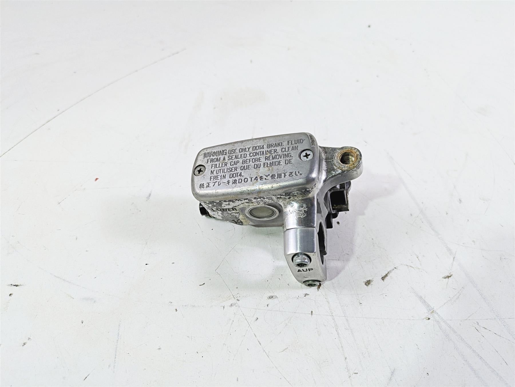 2002 Honda V-Twin VTX1800 C Front Brake Master Cylinder 45510-MZ0-A41 {{ shop.shopifyCountryName }} - Mototech271