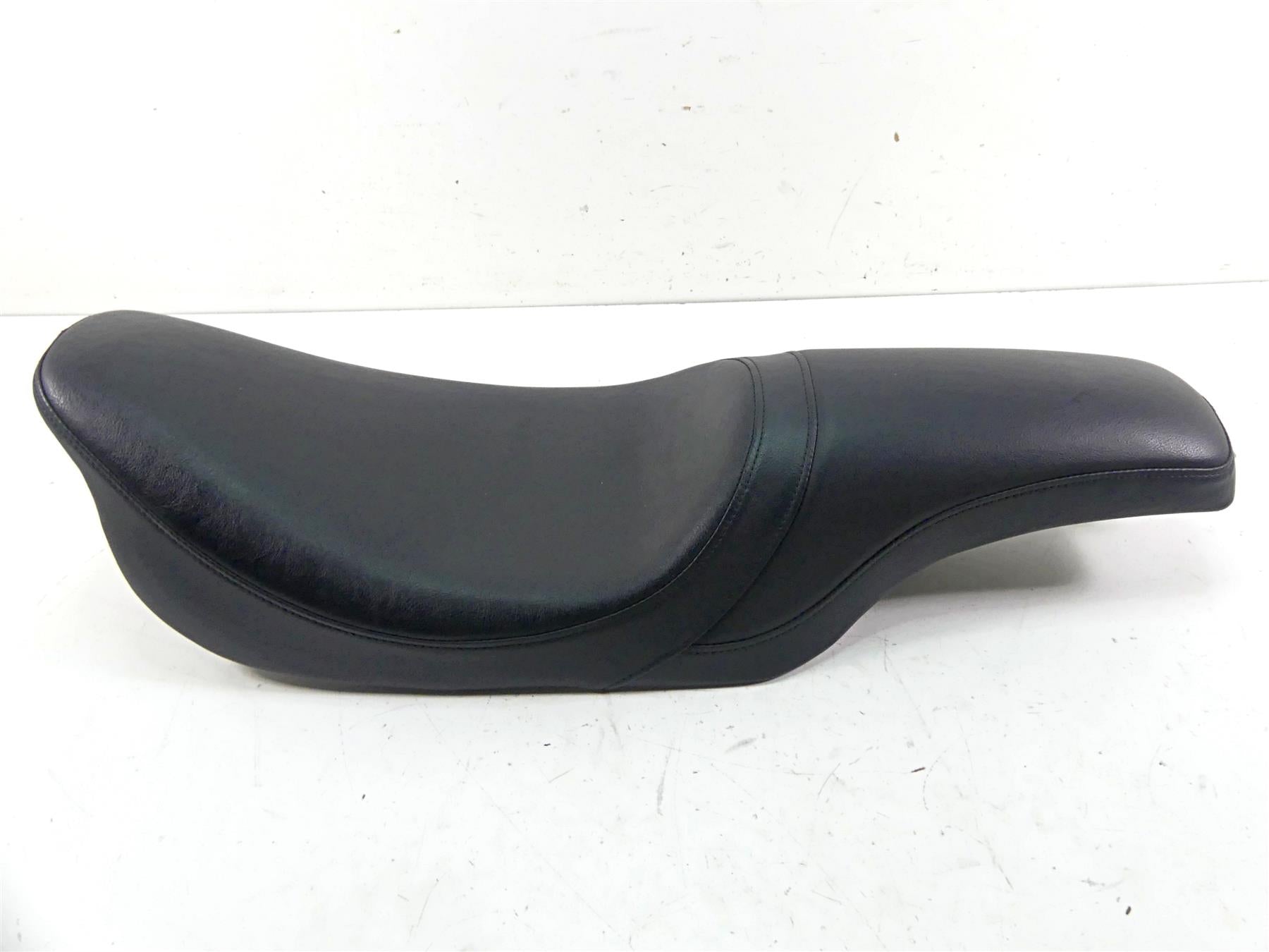 2006 Harley Touring FLHTCU SE E-Glide Drag Specialties Predator Seat 08011061 {{ shop.shopifyCountryName }} - Mototech271