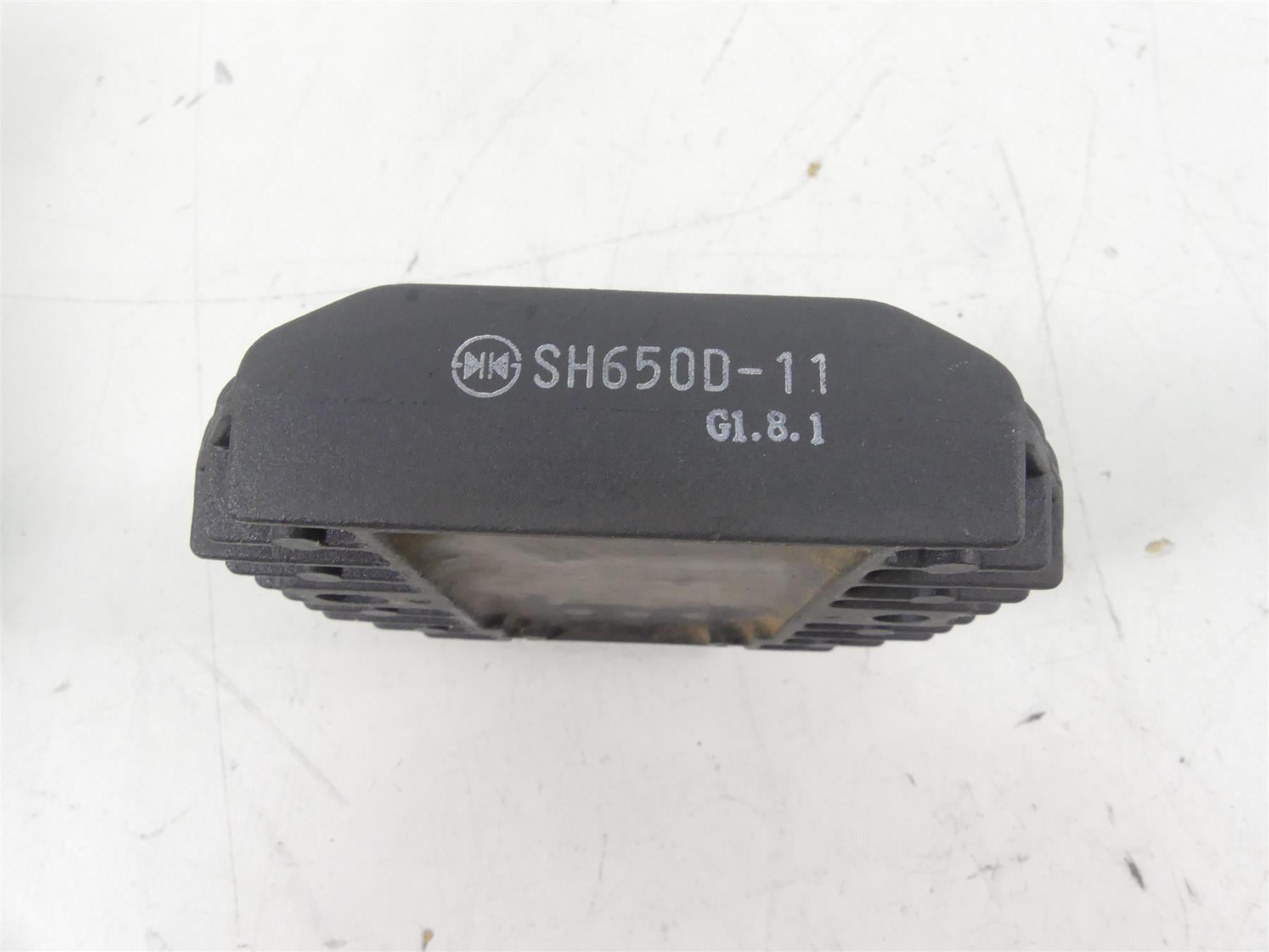 2002 Yamaha XVS1100 V-Star Rectifier Voltage Regulator 5BN-81960-00-00 SH650D-11 {{ shop.shopifyCountryName }} - Mototech271