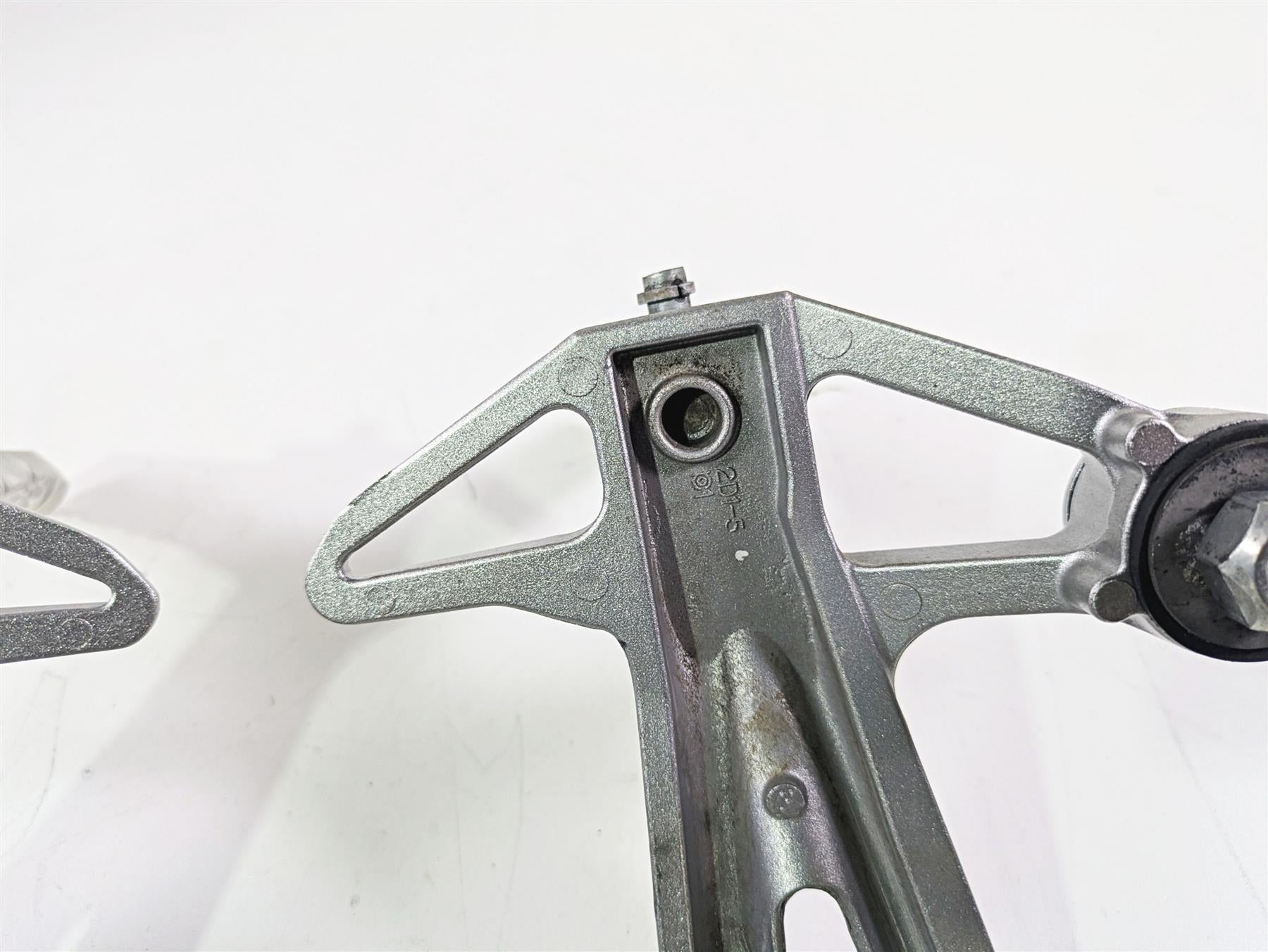 2009 Yamaha FZ1 FZS10 Fazer Rear Passenger Footpeg Set 2D1-2741L-00-00 {{ shop.shopifyCountryName }} - Mototech271