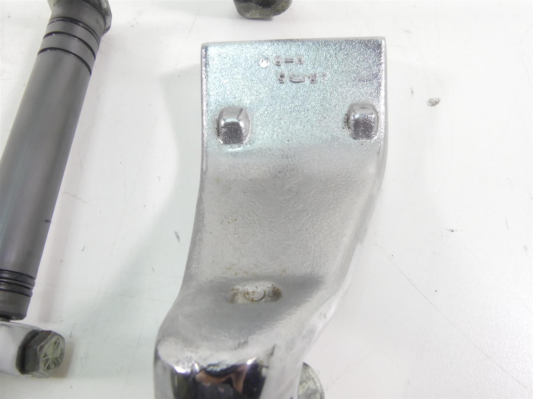 2003 Harley Dyna 100TH FXDL Low Rider Left Front Footpeg & Shifter Mid 50639-90 {{ shop.shopifyCountryName }} - Mototech271