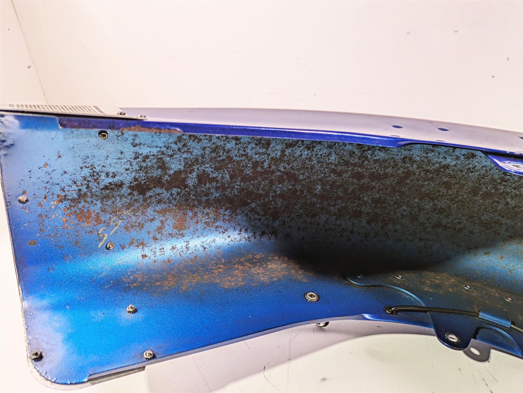 1992 Harley FLSTC Softail Heritage Front Fender Blue - Read 59129-86A {{ shop.shopifyCountryName }} - Mototech271