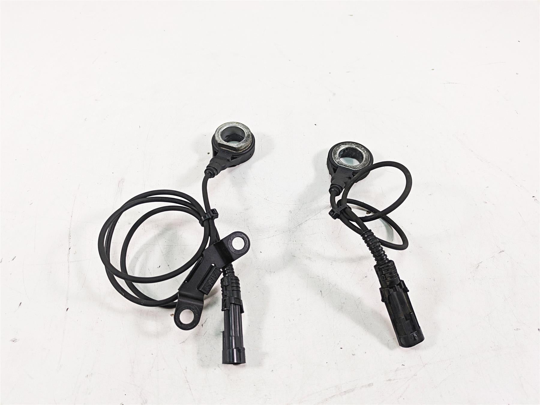 2014 Harley Touring FLHTK Electra Glide Abs Brake Wheel Speed Sensors 32700015 {{ shop.shopifyCountryName }} - Mototech271