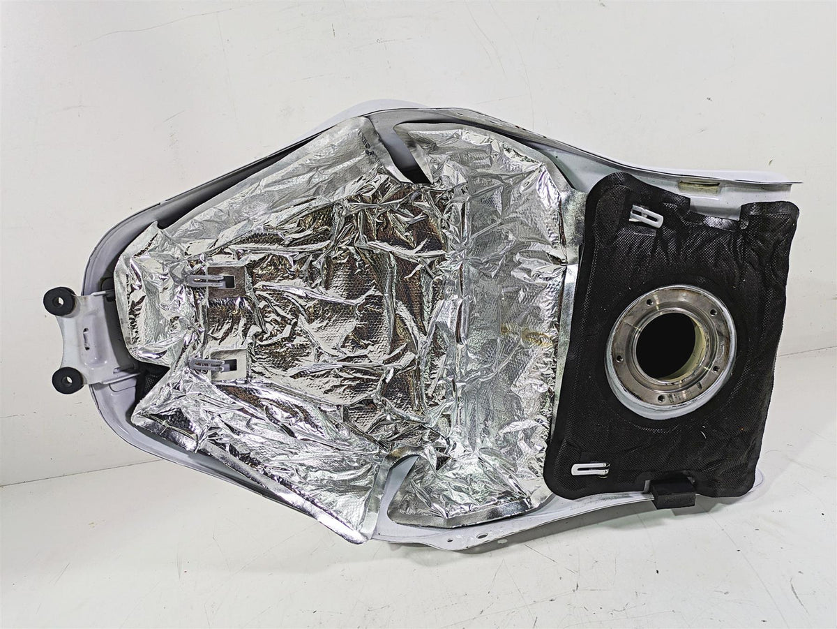 2018 Suzuki GSX1300 R Hayabusa Fuel Gas Petrol Tank Reservoir 44100-15H61 {{ shop.shopifyCountryName }} - Mototech271