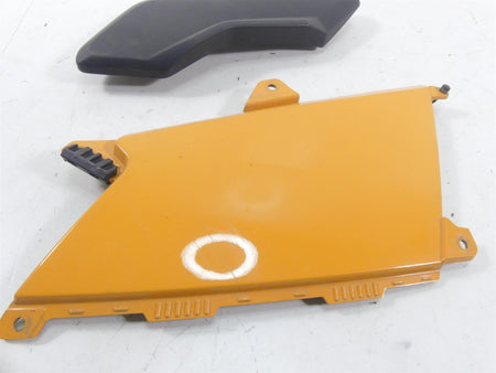 2008 BMW R1200GS K25 Between Leg Side Cover Fairing Set 46637700886 {{ shop.shopifyCountryName }} - Mototech271