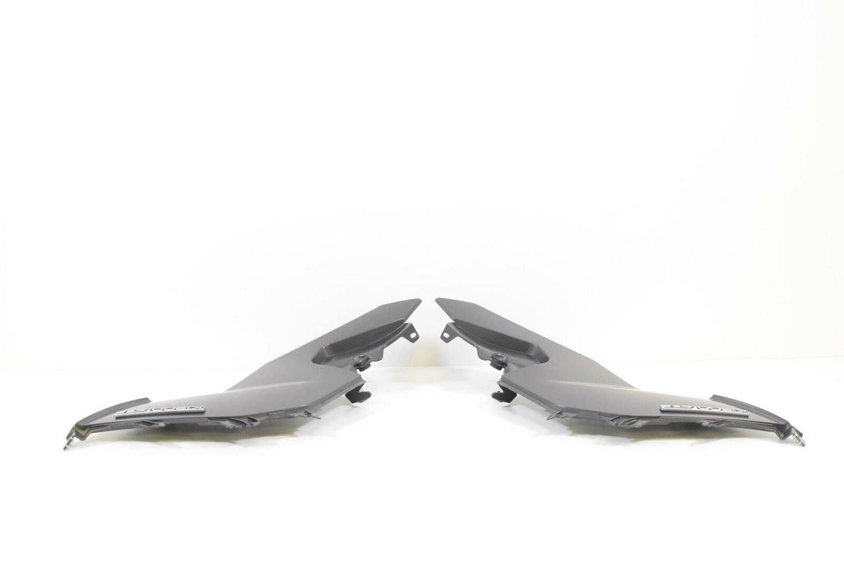2008 BMW K1200GT K1200 GT K44 Tank Between Leg Side Fairing Set 46637685024 {{ shop.shopifyCountryName }} - Mototech271