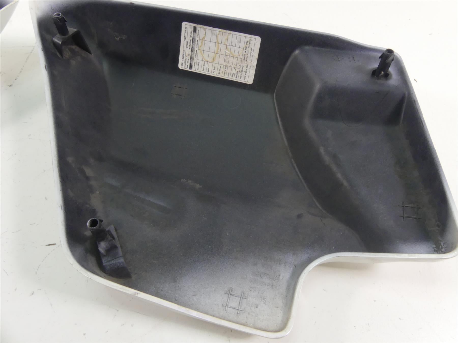2010 Harley Touring FLHRC Road King Side Cover White Ice Pearl 66250-09 {{ shop.shopifyCountryName }} - Mototech271