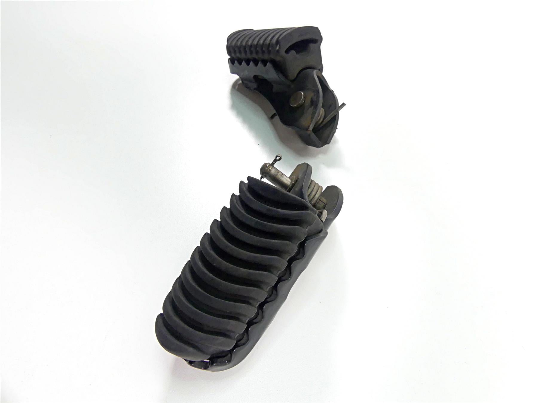 2013 BMW F800GS STD K72 Front Rider Driver Footpeg Set 46717701199 46717701200 {{ shop.shopifyCountryName }} - Mototech271