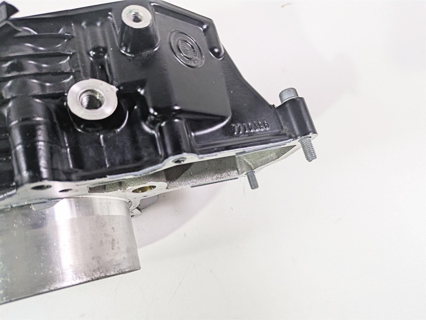 2022 BMW RnineT Pure K22 Left Right Piston Jug Barrel Cylinder Set 11117710477 {{ shop.shopifyCountryName }} - Mototech271