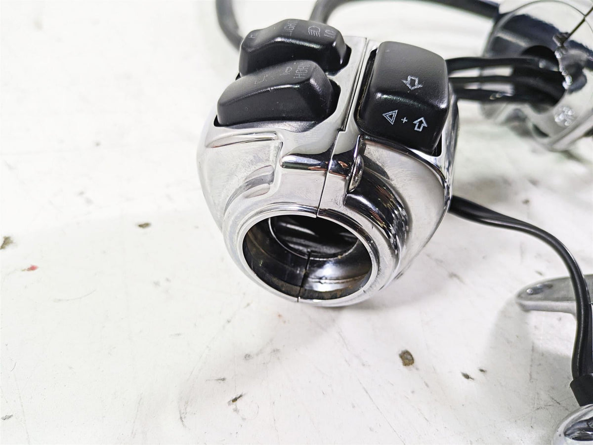 2005 Harley Softail FLSTFSE CVO Fat Boy Chrome Hand Control Switch Set 71682-06A {{ shop.shopifyCountryName }} - Mototech271