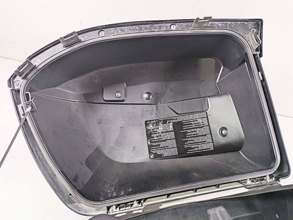 2016 BMW R1200RT K52 Right Saddlebag Saddle Bag 46547728664 {{ shop.shopifyCountryName }} - Mototech271