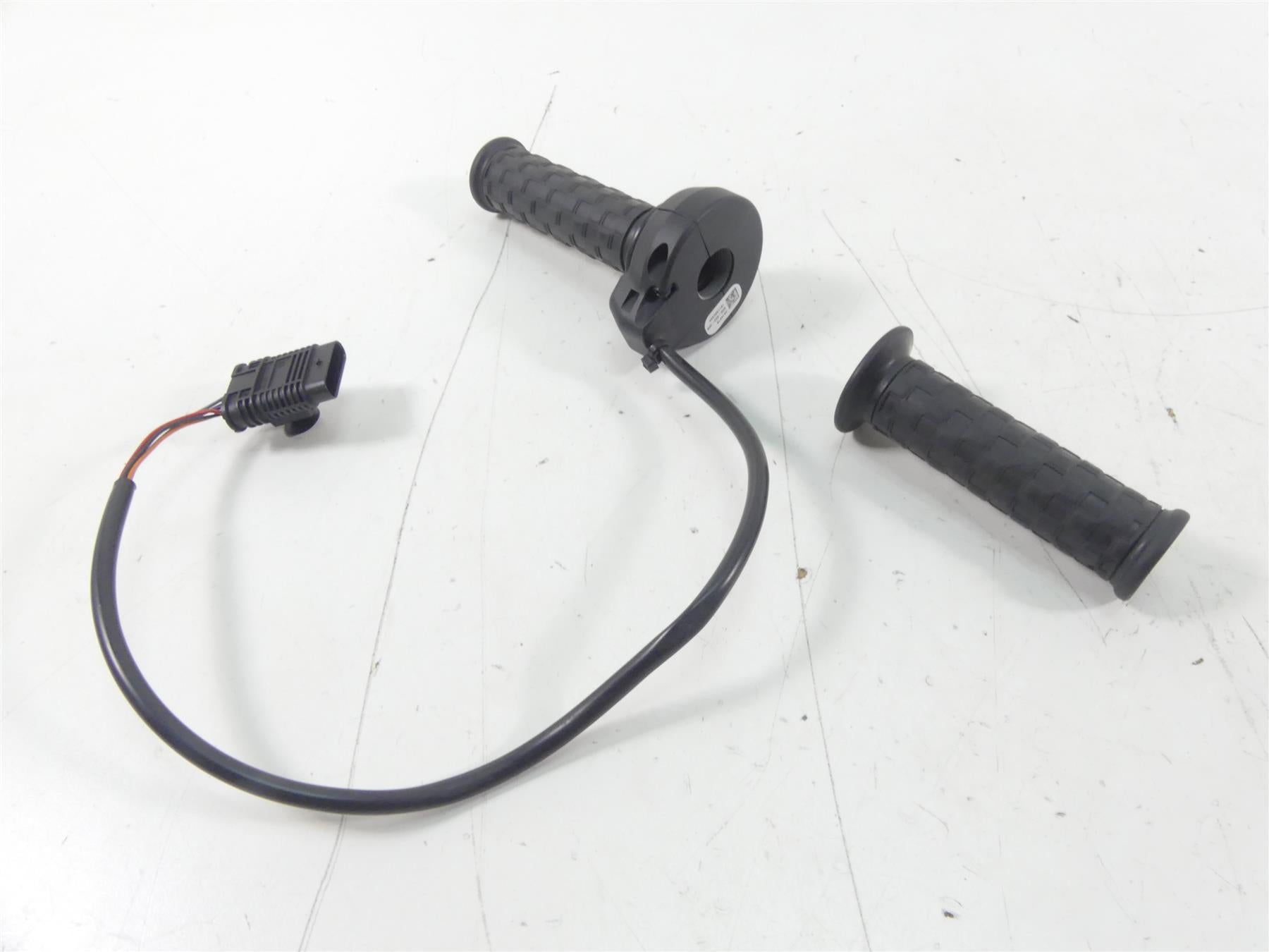 2019 Indian Motorcycle Co. FTR1200 Fly Ride By Wire Throttle Grip 2414219 {{ shop.shopifyCountryName }} - Mototech271