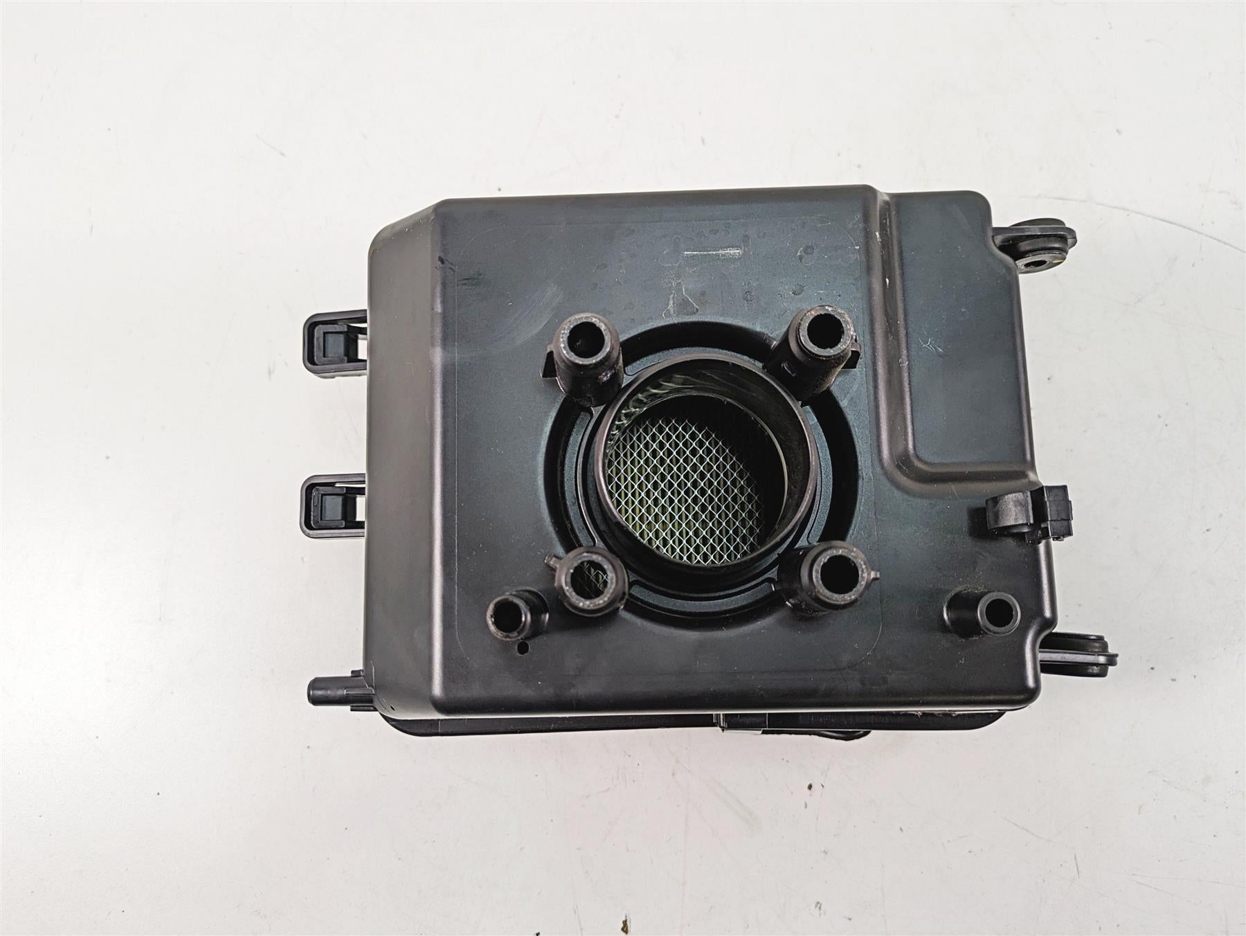 2020 Moto Guzzi V85 TT Adventure Air Box Cleaner Breather Filter 2B004460 {{ shop.shopifyCountryName }} - Mototech271