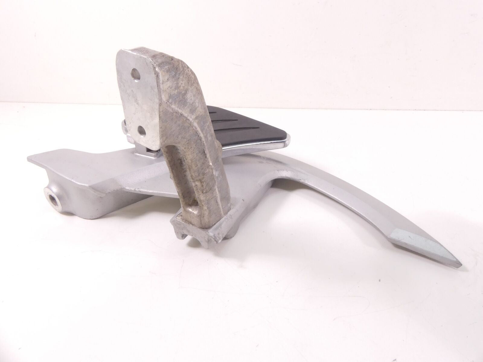 2009 Victory Vision Tour Right Rear Passenger Floor Foot Board & Mount 5135906 {{ shop.shopifyCountryName }} - Mototech271