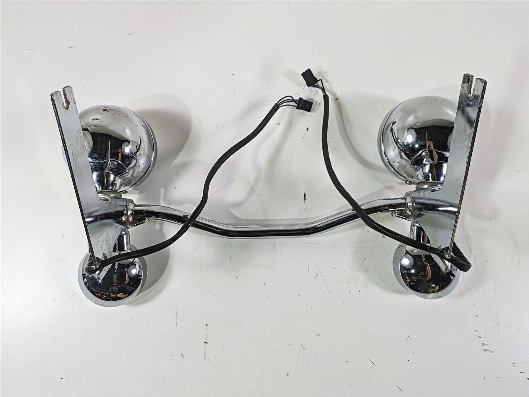 2008 Harley Touring FLHTCU E-Glide 105TH Front Blinker Spot Light Bar 68712-94A {{ shop.shopifyCountryName }} - Mototech271