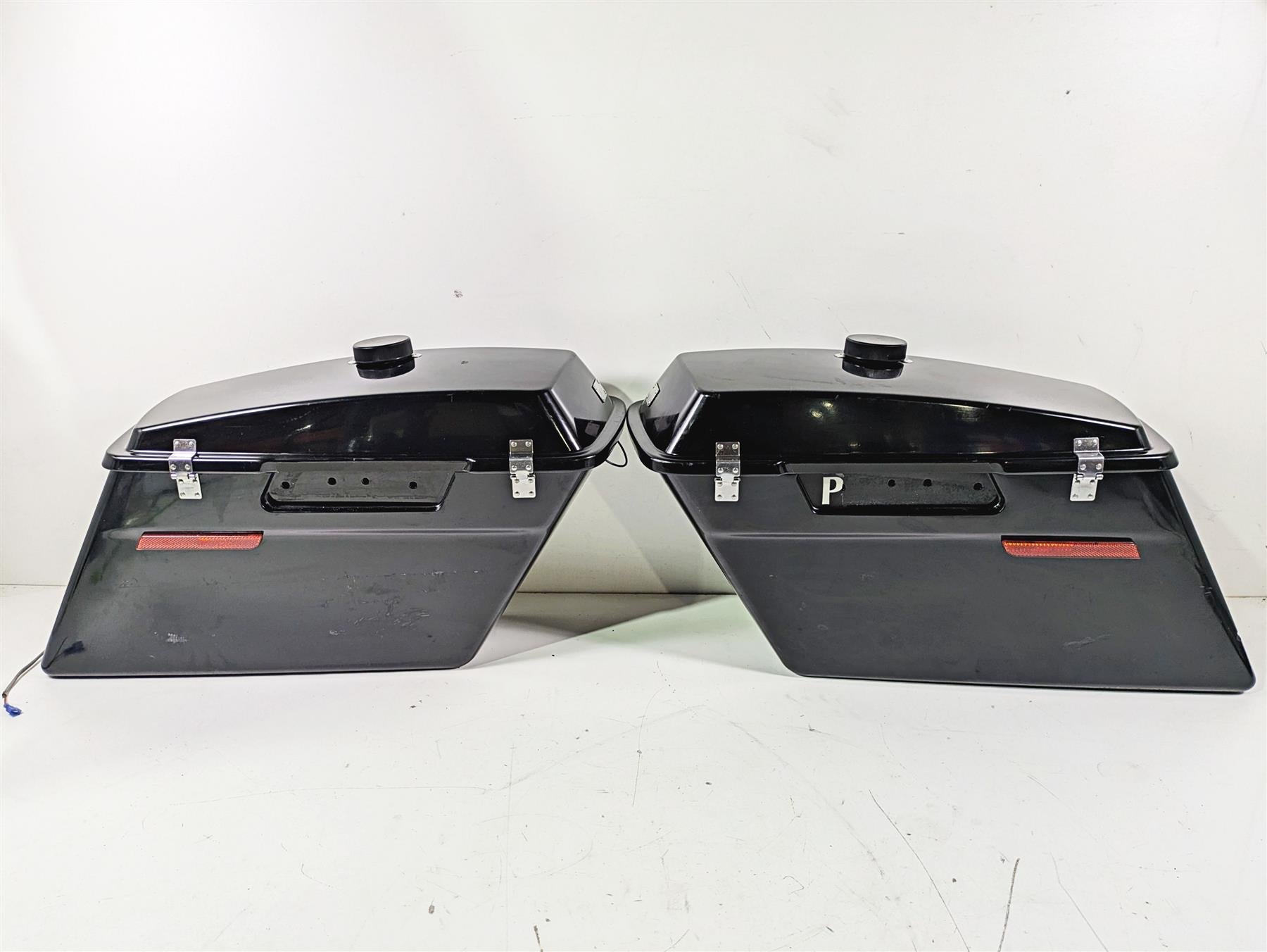 2008 Harley Touring FLHTP Electra Glide Saddlebag Saddle Bag Set 90634-93 {{ shop.shopifyCountryName }} - Mototech271