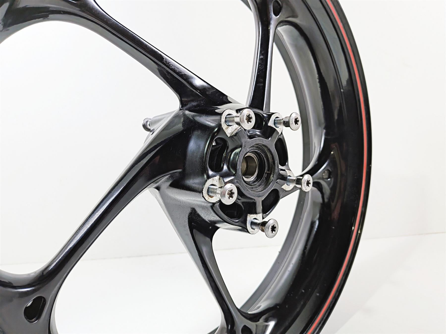 2019 Triumph Speed Triple RS 1050 Straight Nice Front Wheel Rim 17x3.5 T2000515 {{ shop.shopifyCountryName }} - Mototech271
