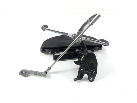 2016 Harley Softail FLS Slim Left Front Floorboard & Shifter Set 33630-07A {{ shop.shopifyCountryName }} - Mototech271