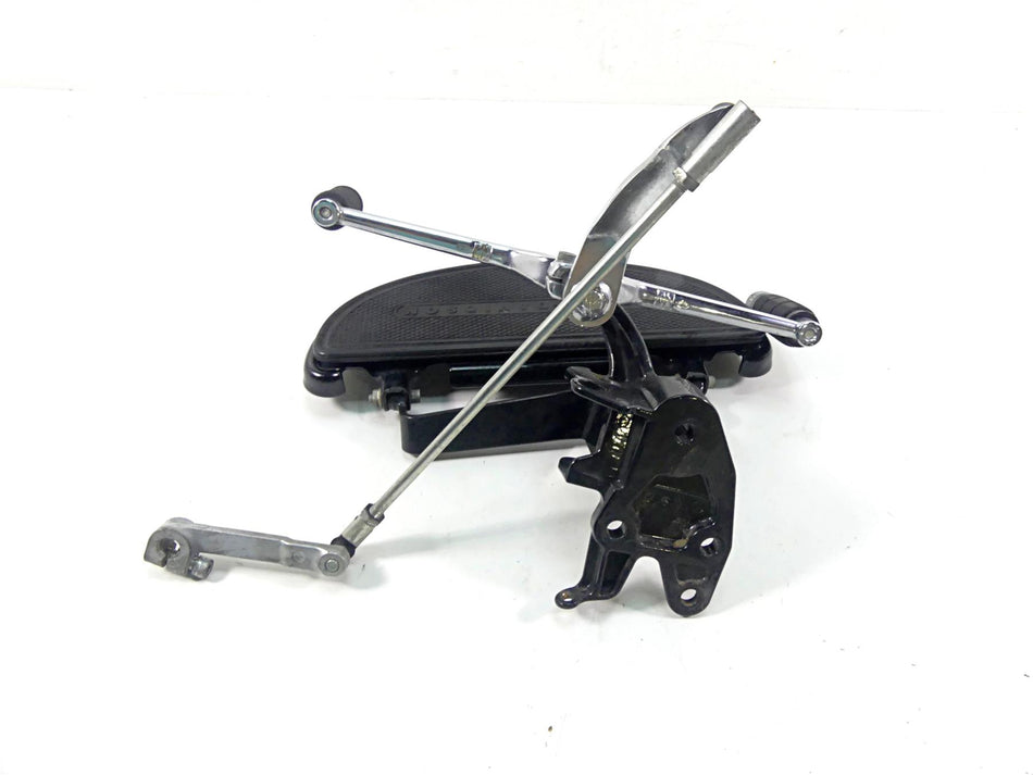 2016 Harley Softail FLS Slim Left Front Floorboard & Shifter Set 33630-07A {{ shop.shopifyCountryName }} - Mototech271