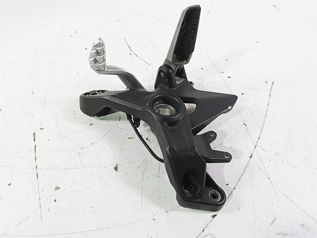 2017 Ducati Monster 1200 S Right Footpeg & Brake Ped Set 82413202BB 45720571AA {{ shop.shopifyCountryName }} - Mototech271