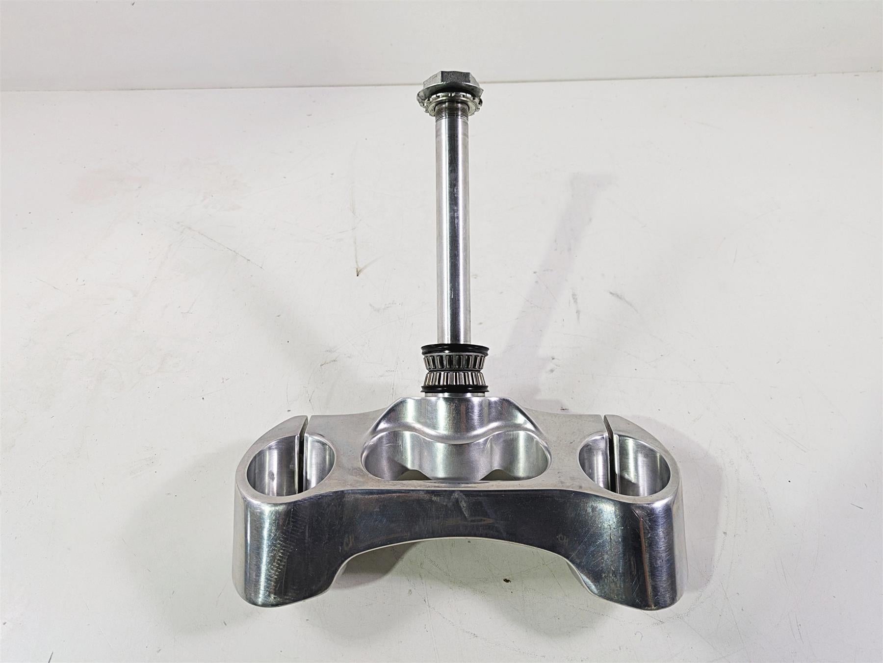 2006 Harley VRSCR Street V-Rod Lower Triple Tree Steering Clamp 46781-06A {{ shop.shopifyCountryName }} - Mototech271