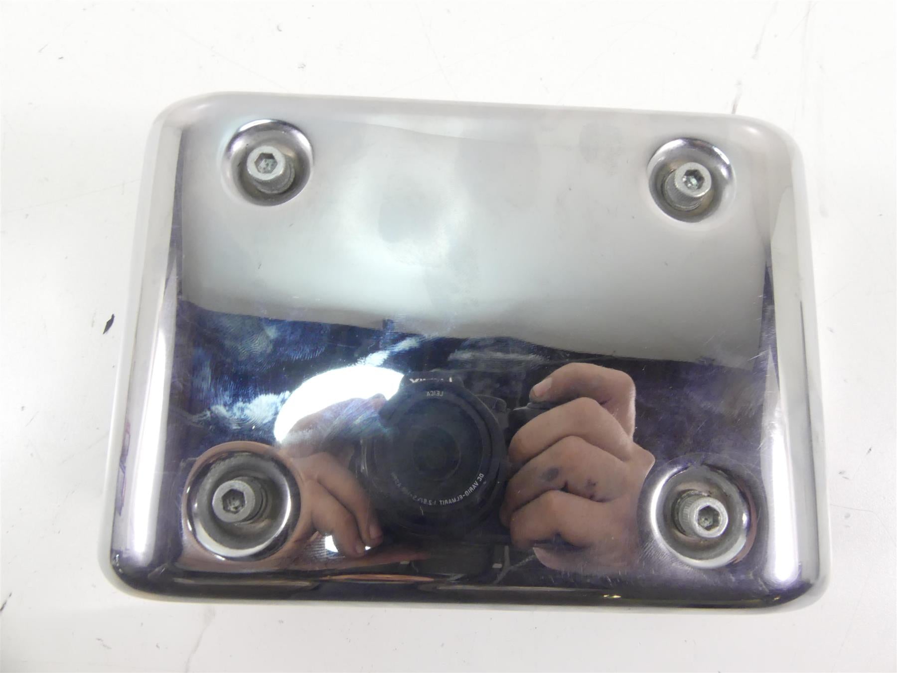 2003 Harley Dyna 100TH FXDL Low Rider Electrical Box Carrier & Cover 66333-99 {{ shop.shopifyCountryName }} - Mototech271