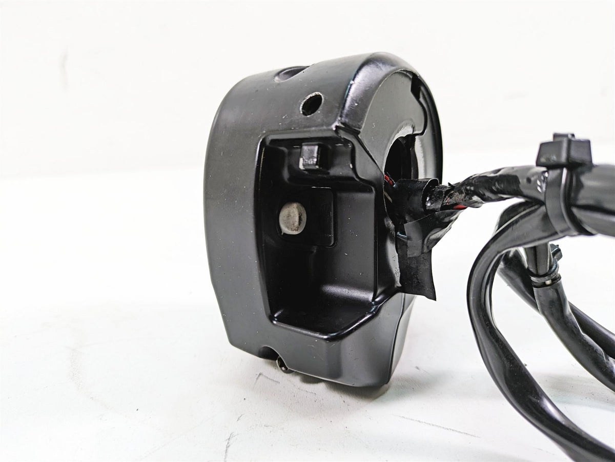 2018 Harley Touring FLHXSE CVO Street Glide Right Hand Control Switch 71500083C {{ shop.shopifyCountryName }} - Mototech271