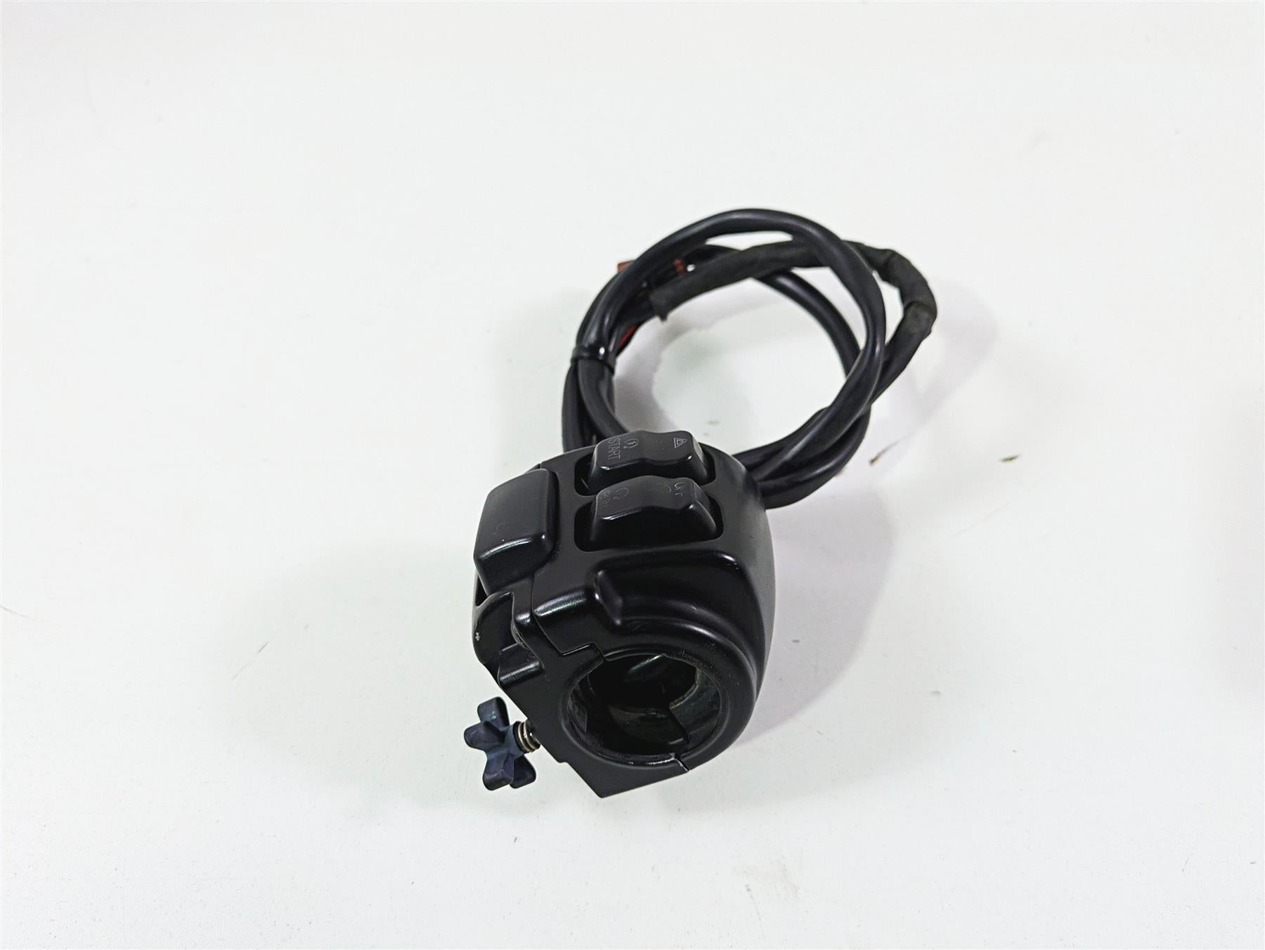 2014 Harley FLS Softail Slim Right Hand Start Stop Control Switch 72948-12 {{ shop.shopifyCountryName }} - Mototech271