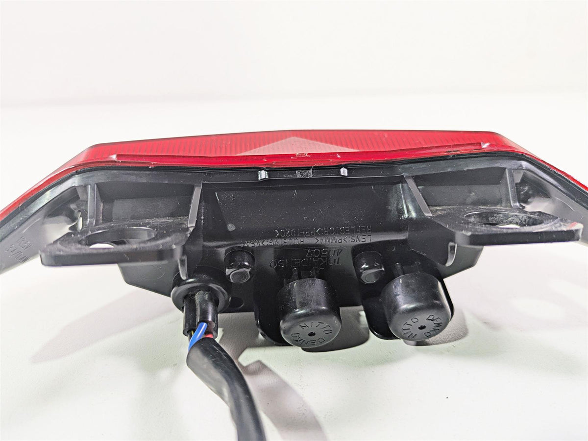 2016 Kawasaki ZX10R Ninja Rear Taillight Tail Lamp - Read 23025-0332 23025-0377 {{ shop.shopifyCountryName }} - Mototech271