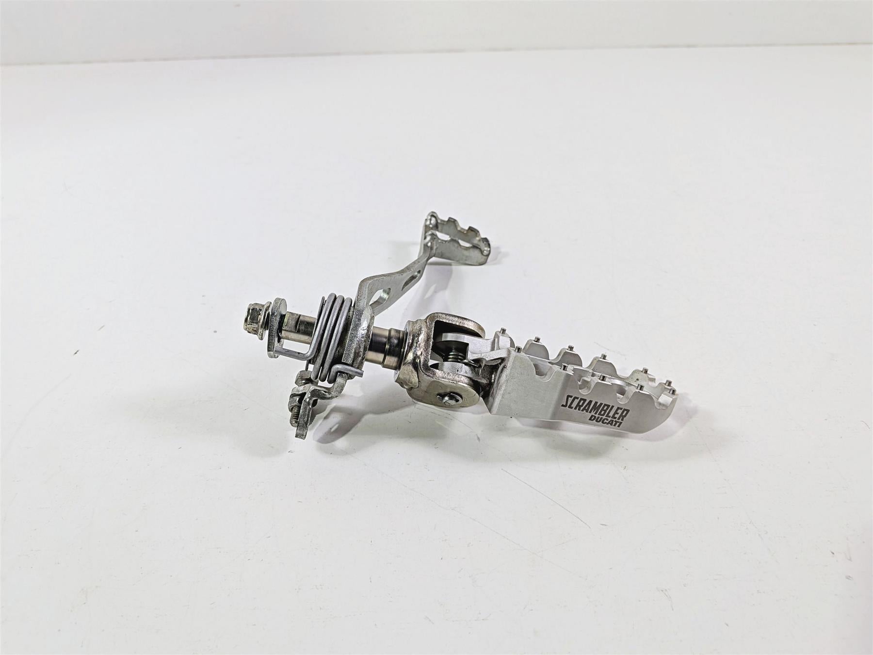 2015 Ducati Scrambler Urban Enduro Right Footpeg + Mount Brake Pedal 45720951AA-Mototech271