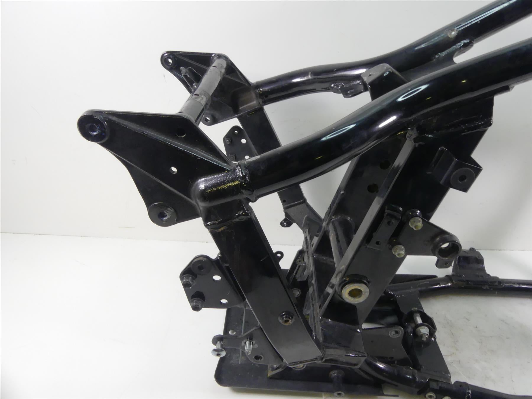 2007 Suzuki M109R VZR1800 Boulevard Straight Main Frame Chassis Slvg 41100-48G21 {{ shop.shopifyCountryName }} - Mototech271