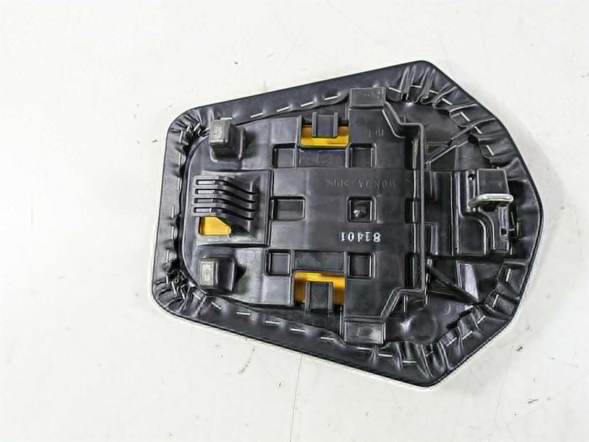 2008 Honda CBR1000RR SC59 Rear Passenger Saddle Seat - No Tears 77300-MFL-003 {{ shop.shopifyCountryName }} - Mototech271