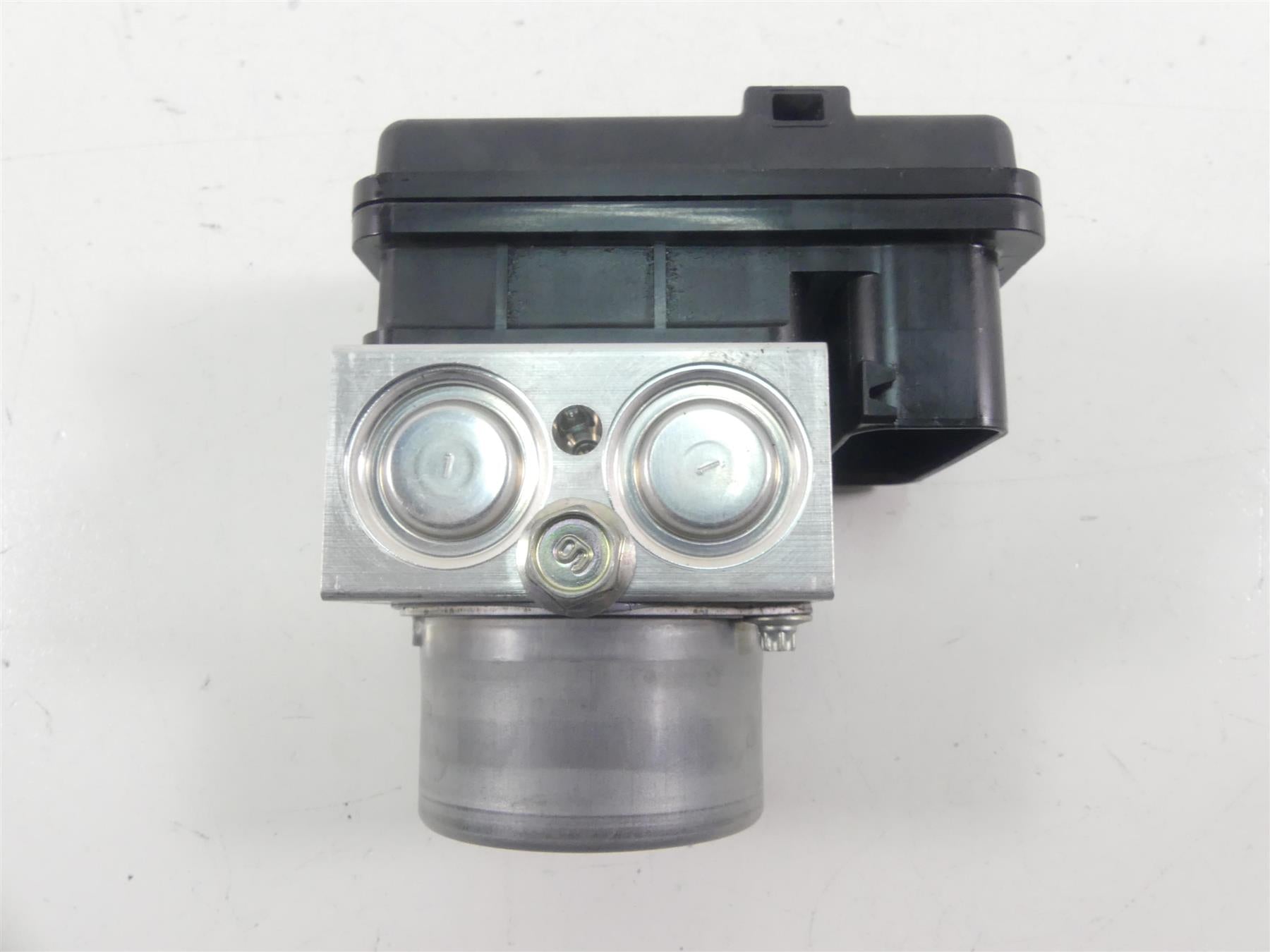 2022 Yamaha MT09 FZ09 Abs Brake Pump Pressure Module B7N-85930-09-00 {{ shop.shopifyCountryName }} - Mototech271