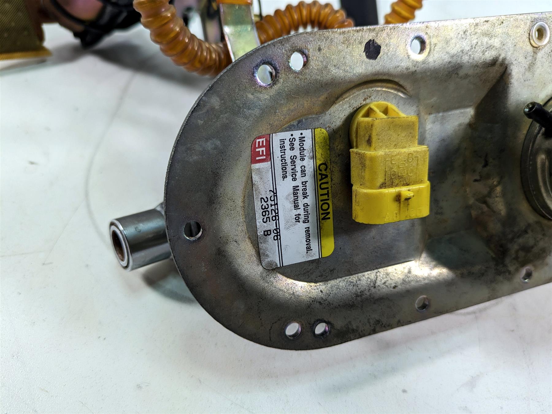 2006 Harley Touring FLHTCUI Electra Glide Fuel Gas Petrol Pump -Read 62897-01B {{ shop.shopifyCountryName }} - Mototech271